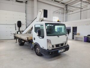 Nissan Cabstar 2017 con cesta elevadora de 18 m en Valencia, matrícula 3528JWM, vista exterior