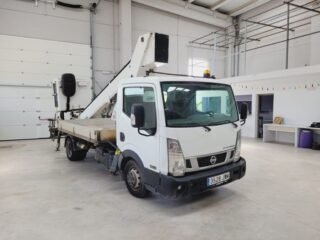 Nissan Cabstar 2017 con cesta elevadora de 18 m en Valencia