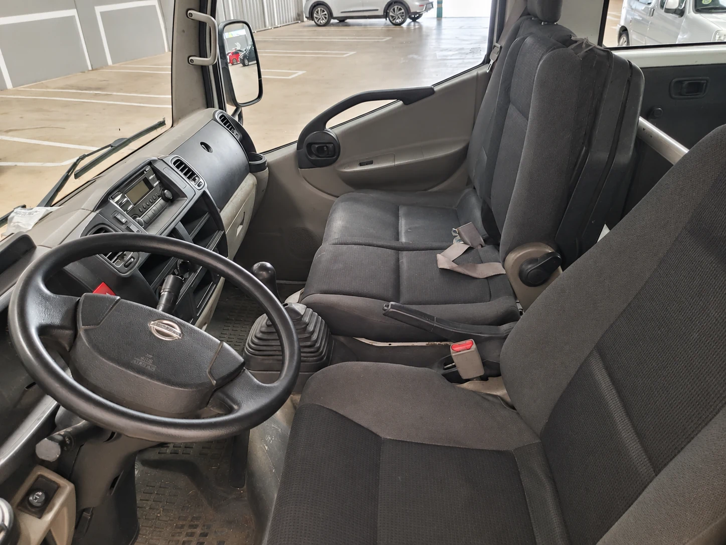 Interior delantero del vehículo